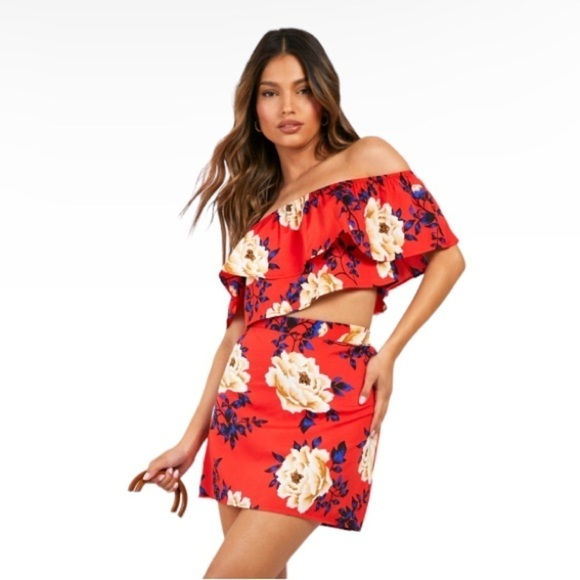 NWT Women’s Floral Ruffle Red Top and Mini Skirt Set Sz 6 - Picture 1 of 7